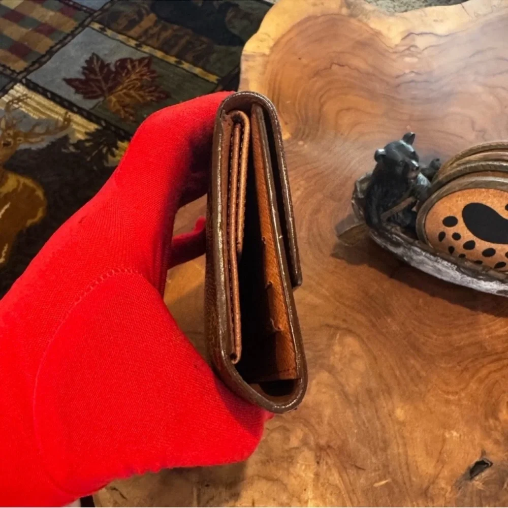 Louis Vuitton beautiful
monogram
international long wallet vintage preloved - Picture 4 of 13
